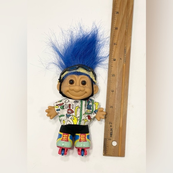 Vintage Roller Skating Troll Blue Hair Retro Blades 5” Doll Inline Nostalgia - Picture 8 of 8